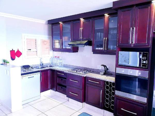 9 QueensView Uvongo Beach Buitenkant foto